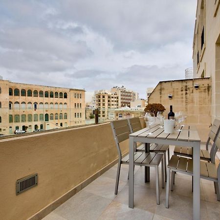 Bright And Central 2 Bedroom Apartment In Сліма Екстер'єр фото