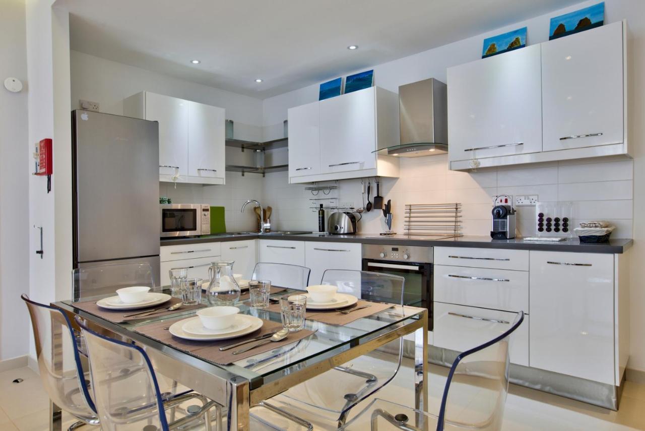 Bright And Central 2 Bedroom Apartment In Сліма Екстер'єр фото
