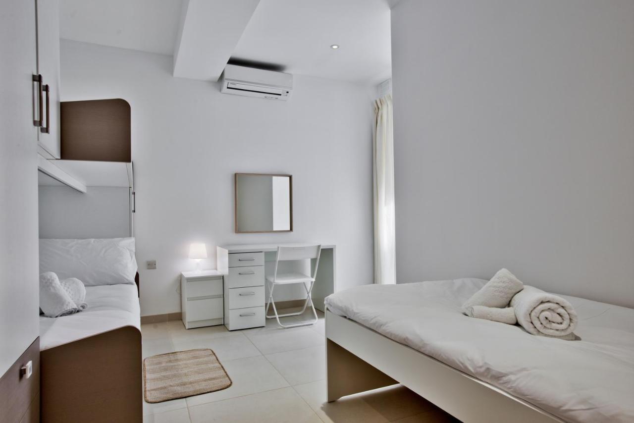Bright And Central 2 Bedroom Apartment In Сліма Екстер'єр фото