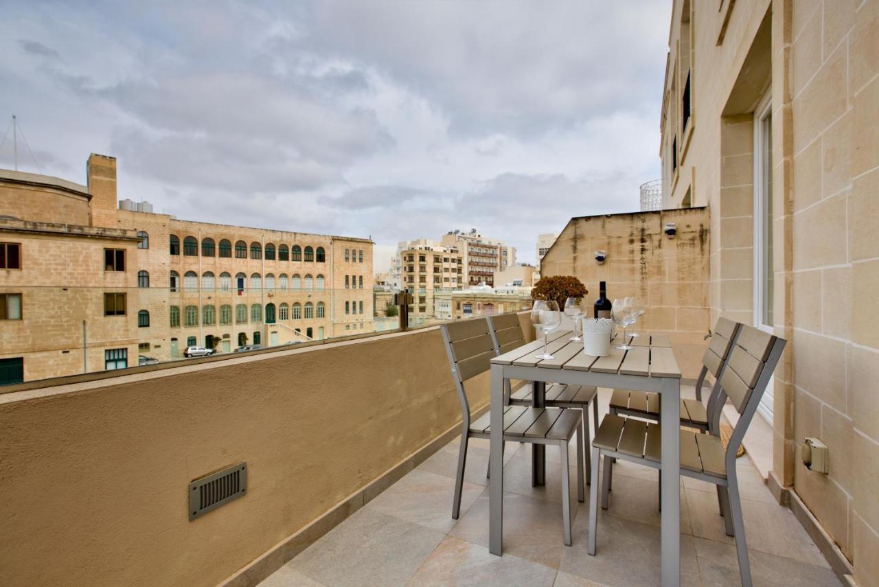 Bright And Central 2 Bedroom Apartment In Сліма Екстер'єр фото