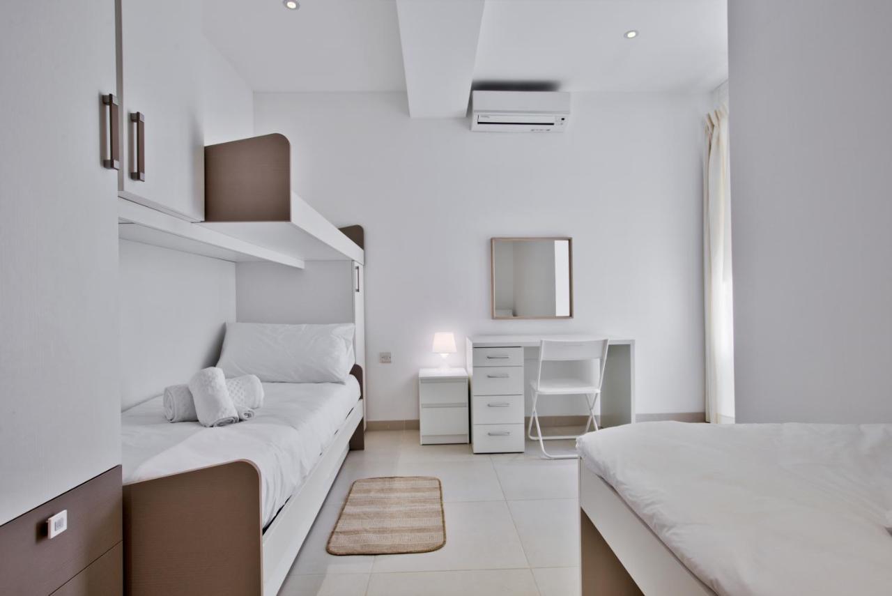 Bright And Central 2 Bedroom Apartment In Сліма Екстер'єр фото