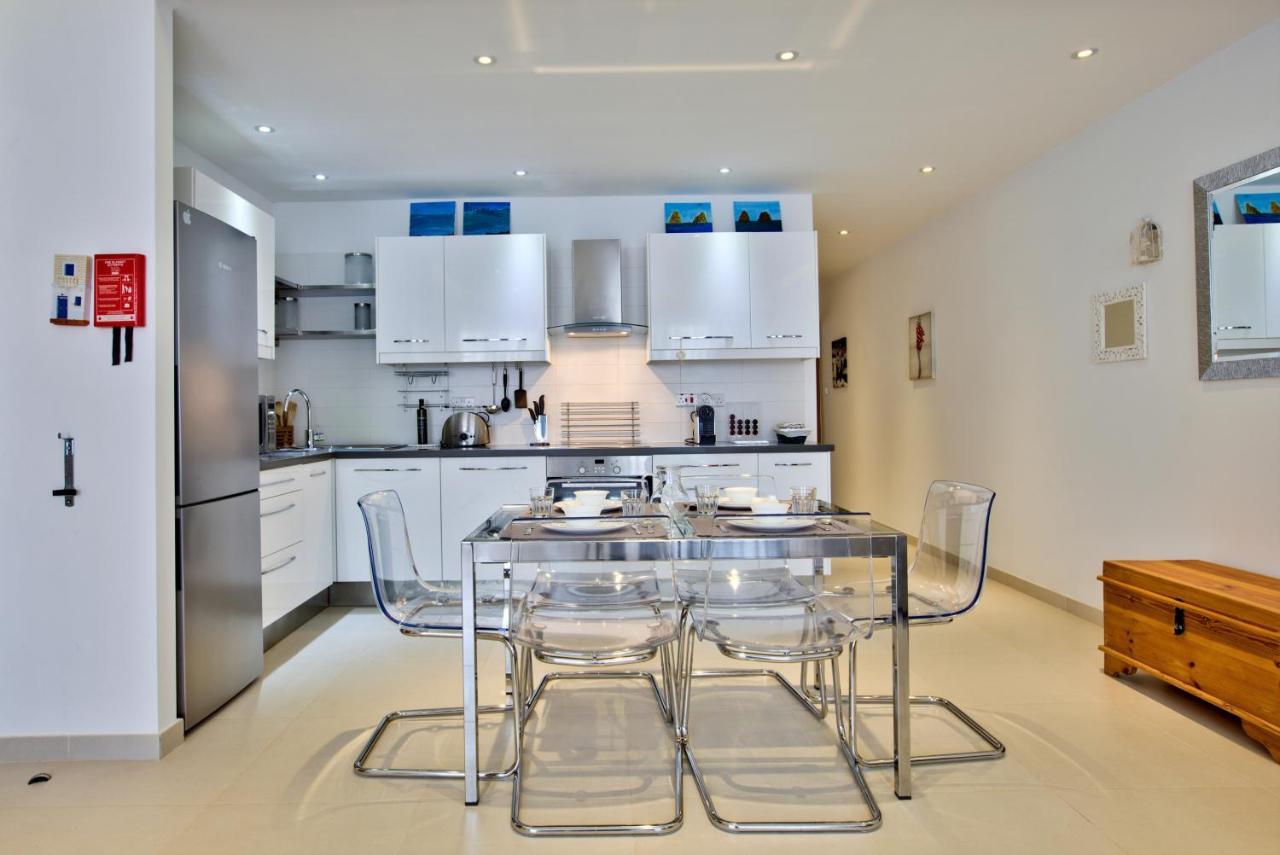 Bright And Central 2 Bedroom Apartment In Сліма Екстер'єр фото