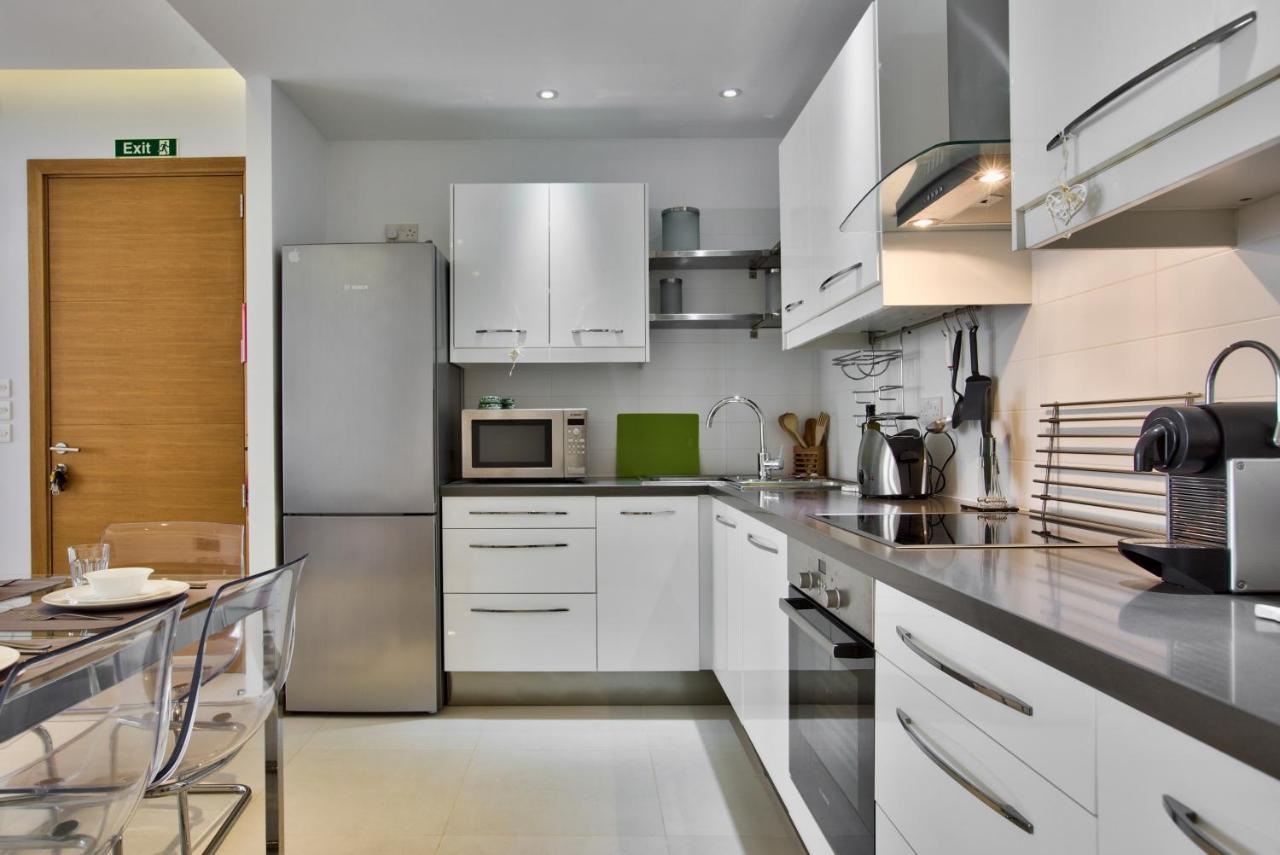 Bright And Central 2 Bedroom Apartment In Сліма Екстер'єр фото