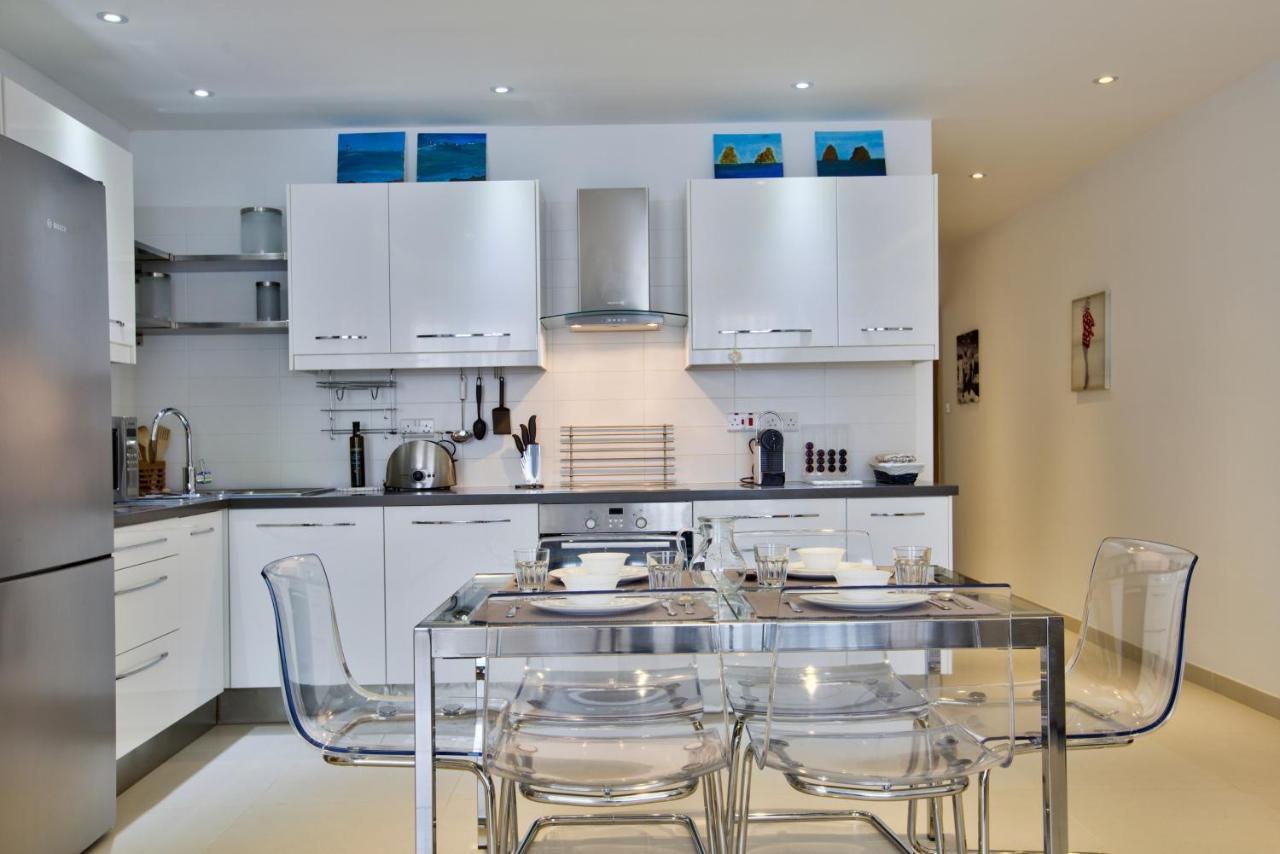 Bright And Central 2 Bedroom Apartment In Сліма Екстер'єр фото